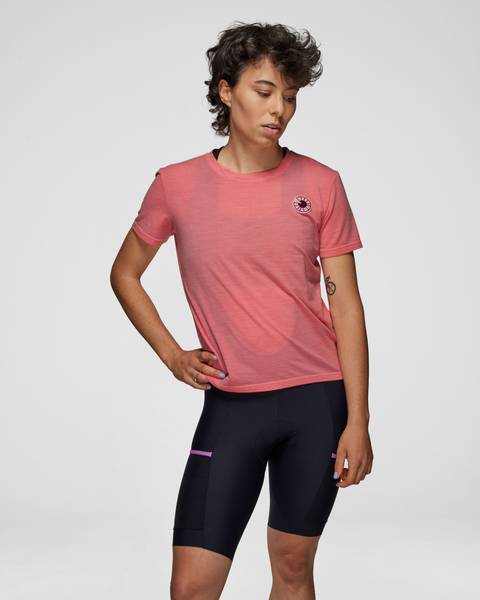 Model is wearing a size XS t-shirt and S bib short